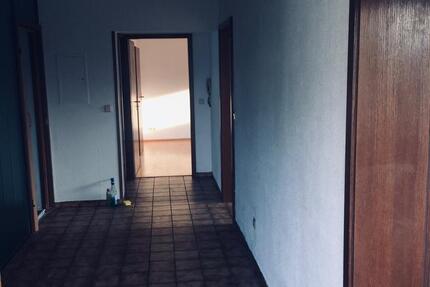 zu vermieten: DG-Wohnung mit Balkon in Schmelz-Primsweiler 3 zimmer