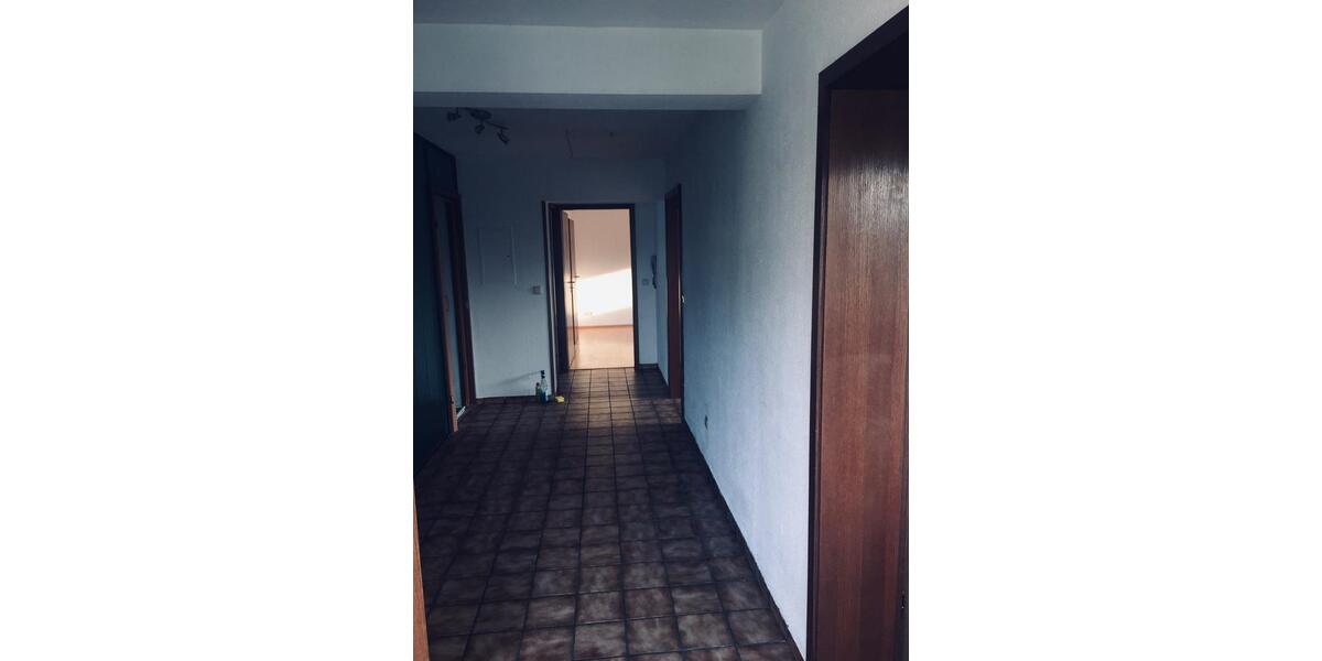 zu vermieten: DG-Wohnung mit Balkon in Schmelz-Primsweiler 3 zimmer