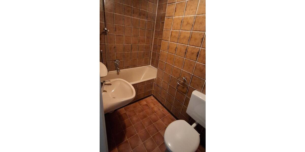 Dachgeschoßwohnung Augsburg Haunstetten-Siebenbrunn - 5 Zimmer, 100 m&sup2;, 1.750&euro; | Angebot:25749854