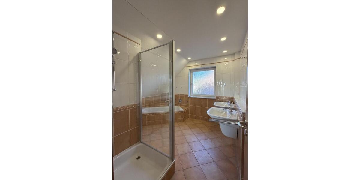 Geräumiges 5-Zimmer Einfamilienhaus mit Garage und Garten 5 zimmer