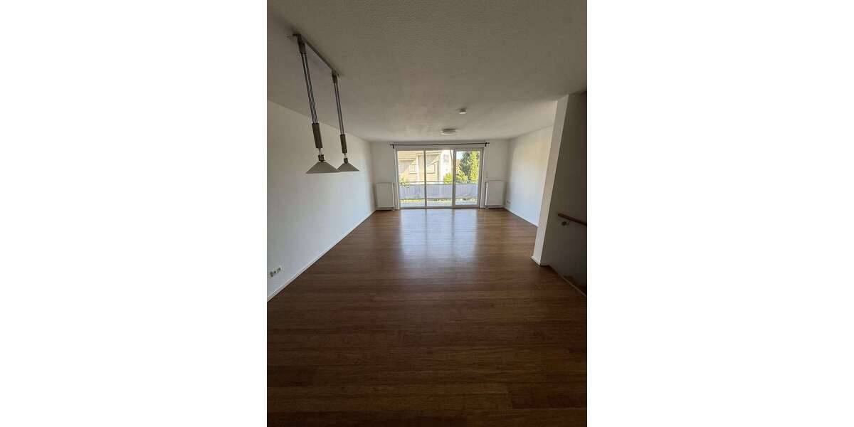 Einfamilienhaus Frankfurt am Main Sossenheim - 6 Zimmer, 134 m&sup2;, 2.600&euro; | Angebot:26844397