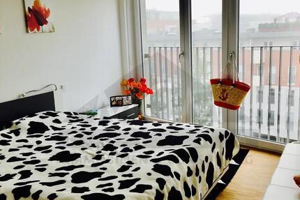 Möblierte, großzügige 4-Zimmer-Wohnung mit Balkon in Bockenheim Rebstockpark – Nähe Europaviertel zimmer