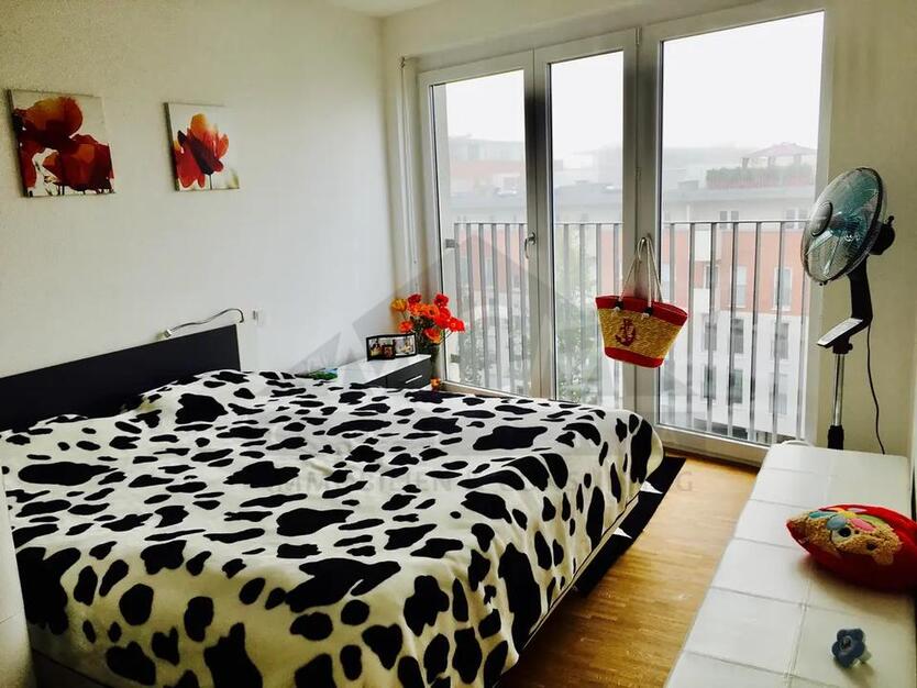 Möblierte, großzügige 4-Zimmer-Wohnung mit Balkon in Bockenheim Rebstockpark – Nähe Europaviertel zimmer