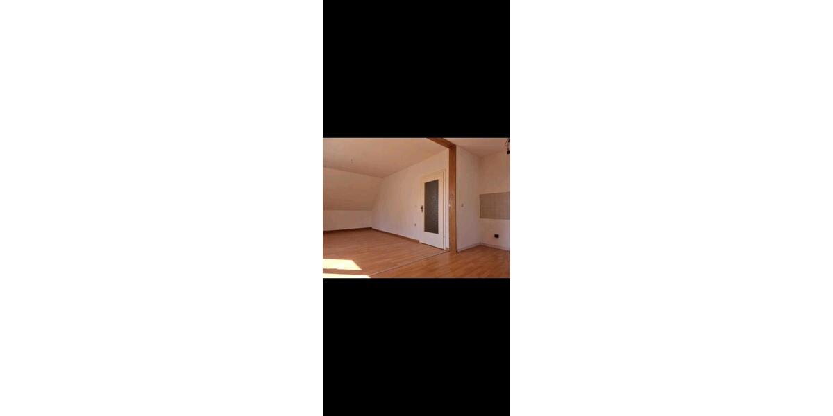 Dachgeschoßwohnung Staßfurt - 2 Zimmer, 54 m&sup2;, 330&euro; | Angebot:25755358