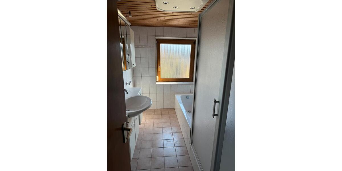 Etagenwohnung Selb - 3 Zimmer, 68 m&sup2;, 750&euro; | Angebot:26468815
