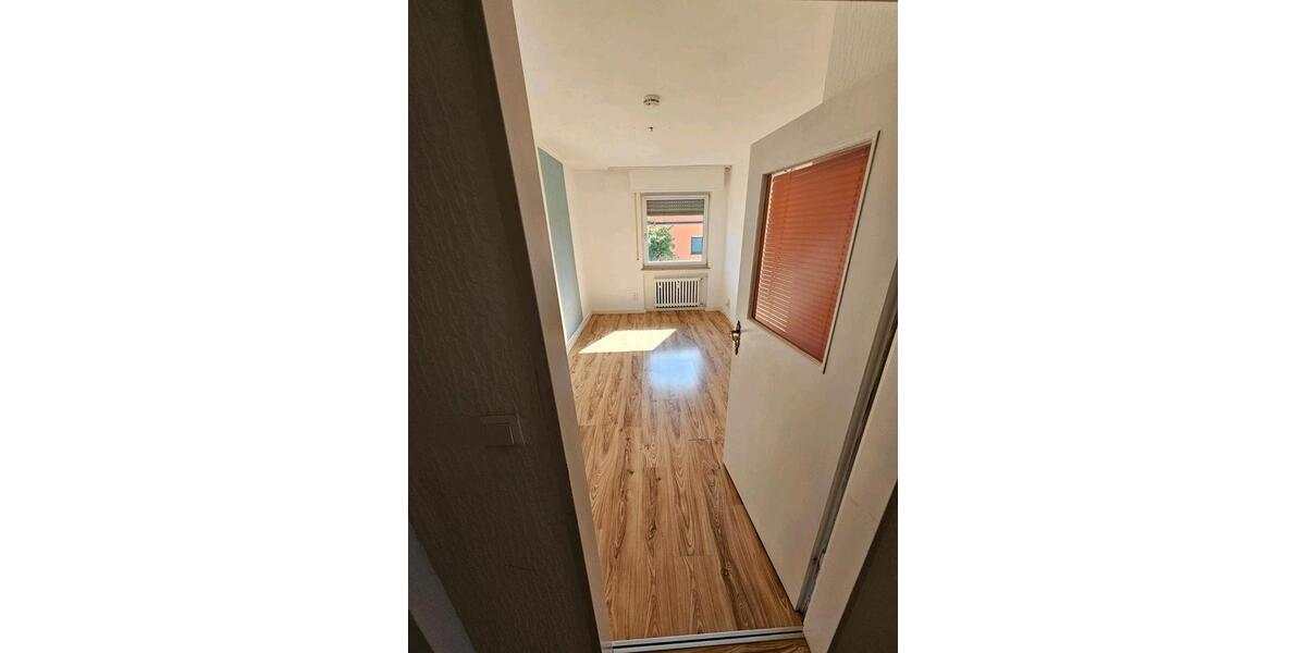 Etagenwohnung Ettlingen - 3 Zimmer, 85 m&sup2;, 990&euro; | Angebot:26692439