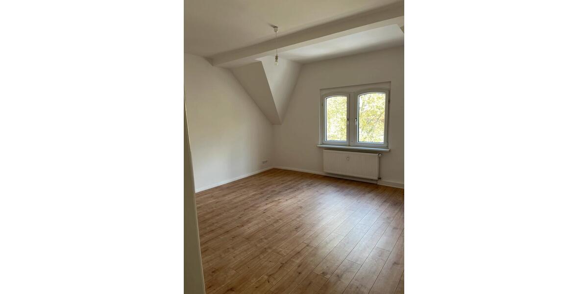 Dachgeschoßwohnung Zeitz - 2 Zimmer, 75 m&sup2;, 831&euro; | Angebot:24640630