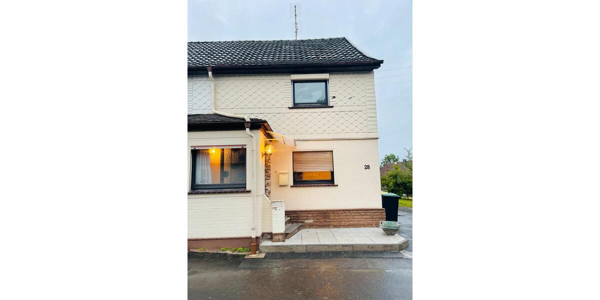 Etagenwohnung Windeck - 4 Zimmer, 100 m&sup2;, 1.450&euro; | Angebot:25149997