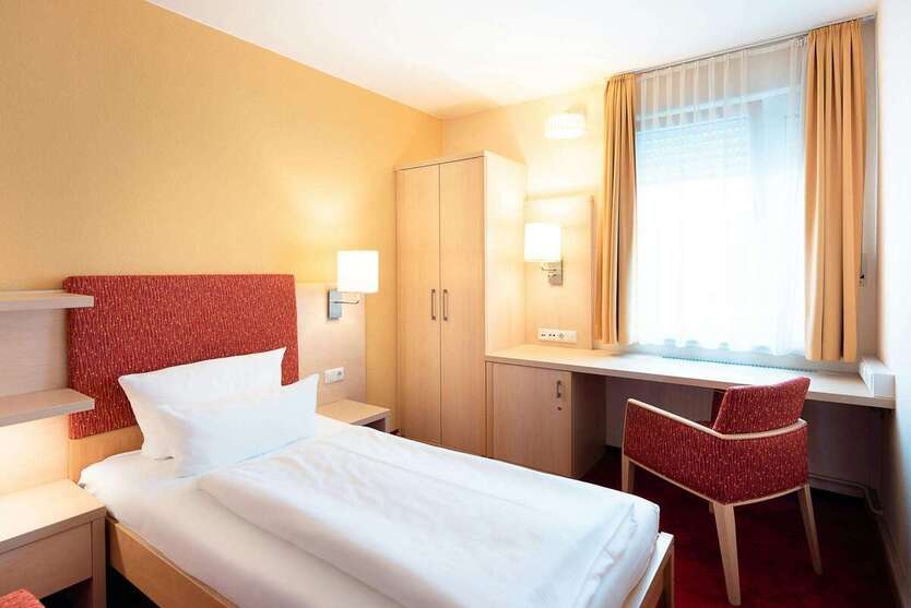 WG-Zimmer in Darmstadt 715 € 14 m² zimmer