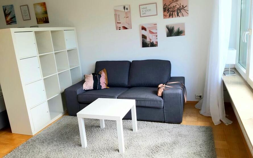 grosses löffelfertiges WG-Zimmer mit Internet, TV, Gästeküche, Doppelbett, BadWc-Mitbenützung, Waschmaschine, Trockner
