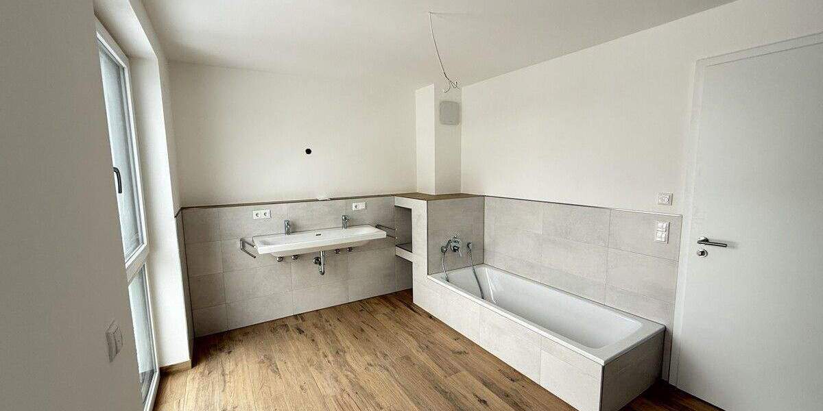 Einfamilienhaus Köfering - 4 Zimmer, 150 m&sup2;, 2.100&euro; | Angebot:24582246