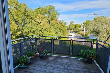 Sehr gepflegte 2 ZKB Wohnung mit Balkon in Saarbücken-Winterberg zimmer