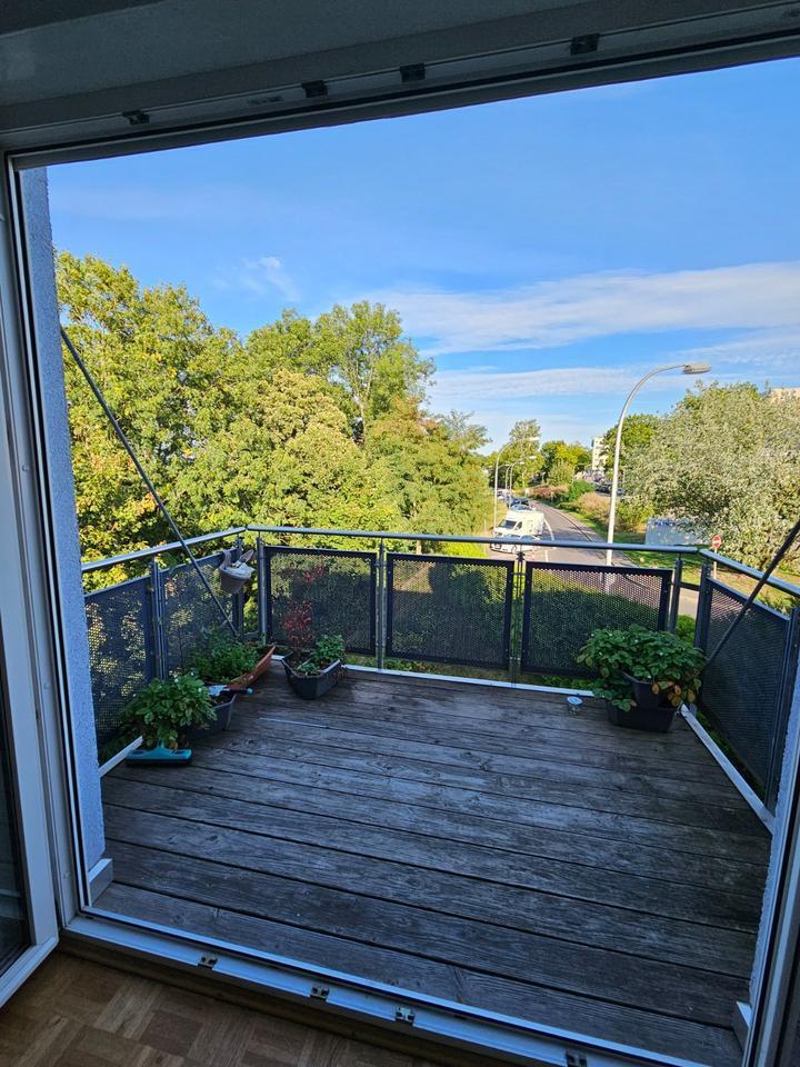 Sehr gepflegte 2 ZKB Wohnung mit Balkon in Saarbücken-Winterberg zimmer