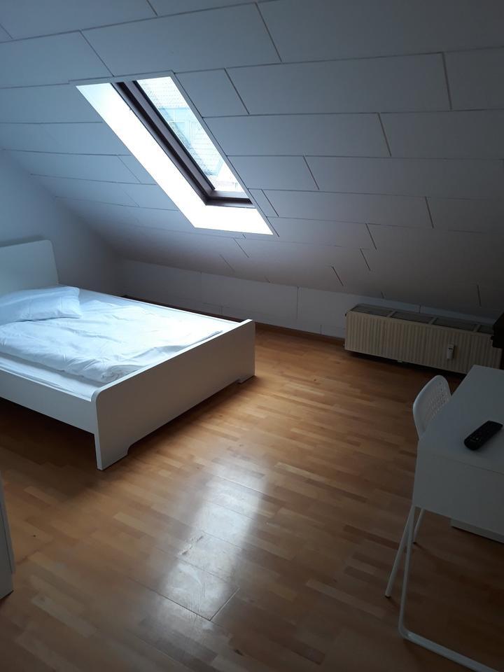 WG-Zimmer möbiliert, in 3 er- WG