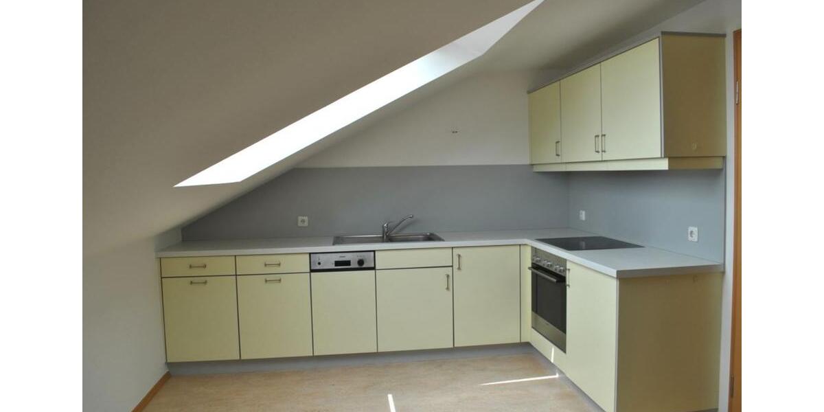 Dachgeschoßwohnung Deggendorf - 3.5 Zimmer, 800&euro; | Angebot:23243892