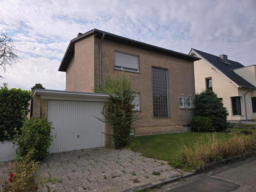 Geilenkirchen Einfamilienhaus mit Garten & Garage zu vermieten
