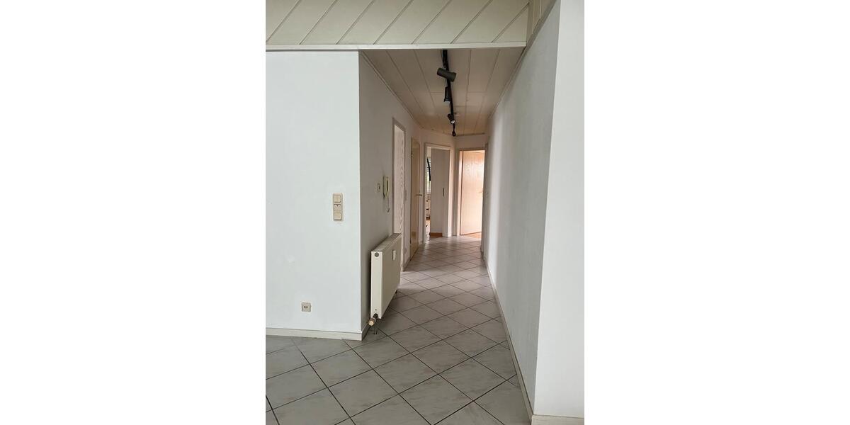 Dachgeschoßwohnung Ranstadt - 3 Zimmer, 100 m&sup2;, 800&euro; | Angebot:26285055