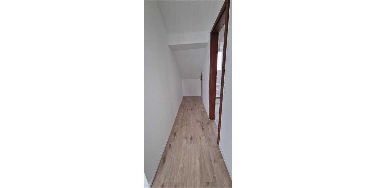 Dachgeschoßwohnung Bottrop - 2 Zimmer, 75 m&sup2;, 900&euro; | Angebot:24803225