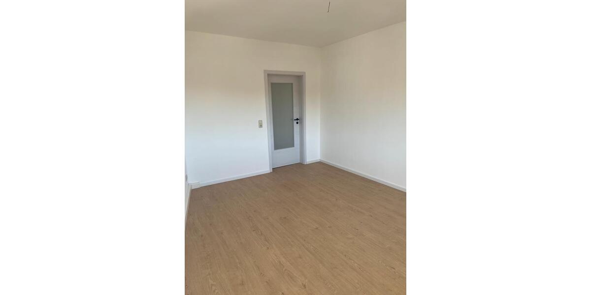 Etagenwohnung Glauchau - 2 Zimmer, 51 m&sup2;, 400&euro; | Angebot:26512369