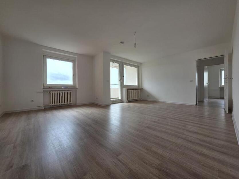Moderne 3-Zimmer-Wohnung mit fantastischen Ausblick– Frisch Renoviert & Sofort Einzugsbereit zimmer