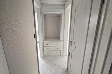 Schön geschnittene, teilmöblierte DG-Wohnung, 850 EUR Warmmiete 5 zimmer