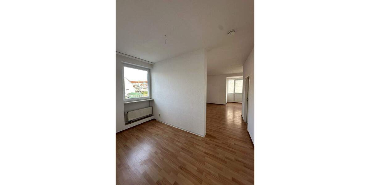 Etagenwohnung Bitterfeld-Wolfen Bitterfeld - 2 Zimmer, 69 m&sup2;, 450&euro; | Angebot:26016538