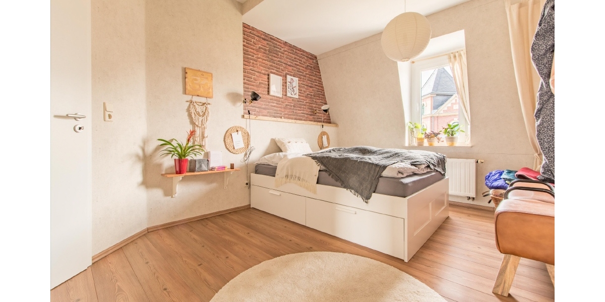 DACHTERRASSE – WANNEN-DUSCHBAD MIT FENSTER – GÄSTE-WC – EINBAUKÜCHE – MAISONETTE - Dachgeschoßwohnung Dresden Löbtau | Angebot:26012849