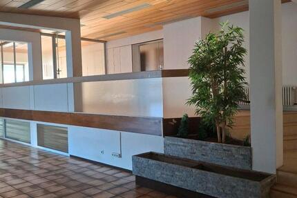 150 qm PraxisGewerbeflächeLudwigshafen-Mundenheim zimmer