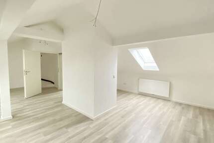 Wohnung Ingolstadt Schlachthofviertel - 4 Zimmer, 100 m&sup2;, 1.150&euro; | Angebot:26111414