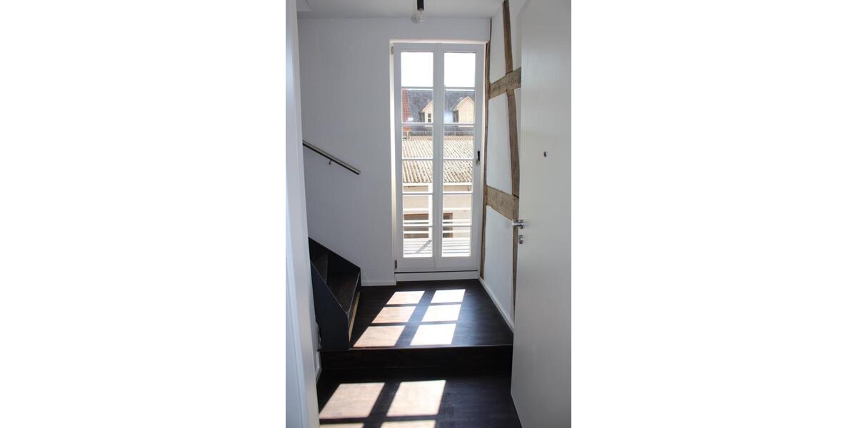 Dachgeschoßwohnung Idstein - 2 Zimmer, 82 m&sup2;, 1.130&euro; | Angebot:25759553