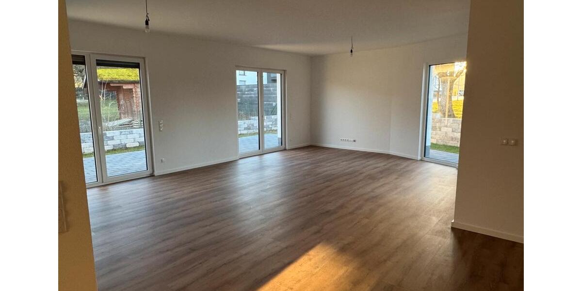 Bungalow Bad Wildungen - 4 Zimmer, 150 m&sup2;, 2.000&euro; | Angebot:23476136