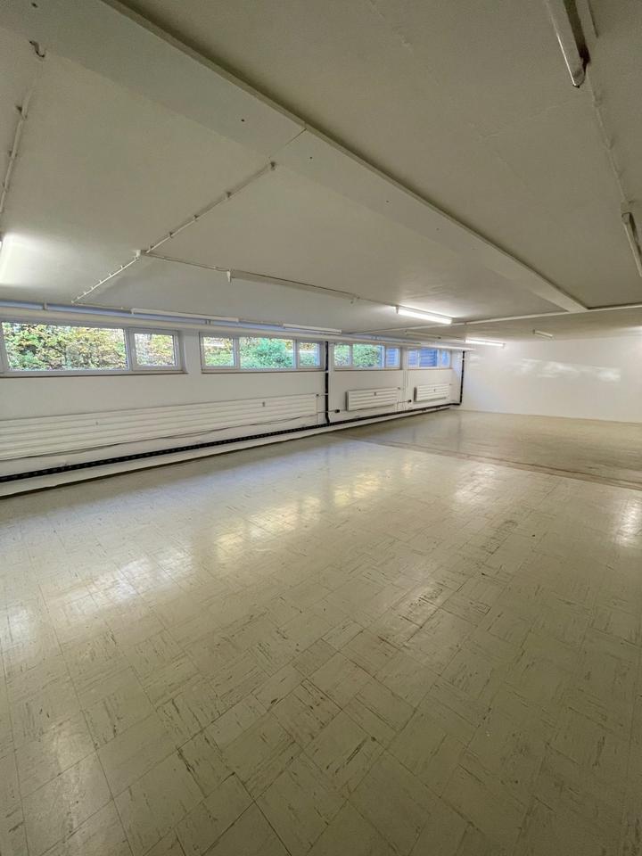 Lager.-Büroräume und 44 m²,185 m²,195 m² ab sofort zu vermieten