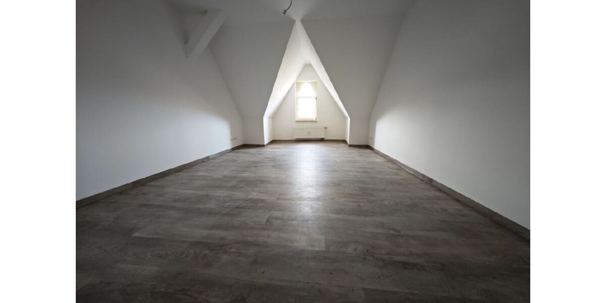 3 Raum Wohnung im DG im denkmalgeschützten Altbau in Kahla 3 zimmer