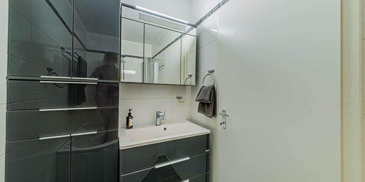 Etagenwohnung Offenbach am Main - 3 Zimmer, 100 m&sup2;, 2.380&euro; | Angebot:24989326