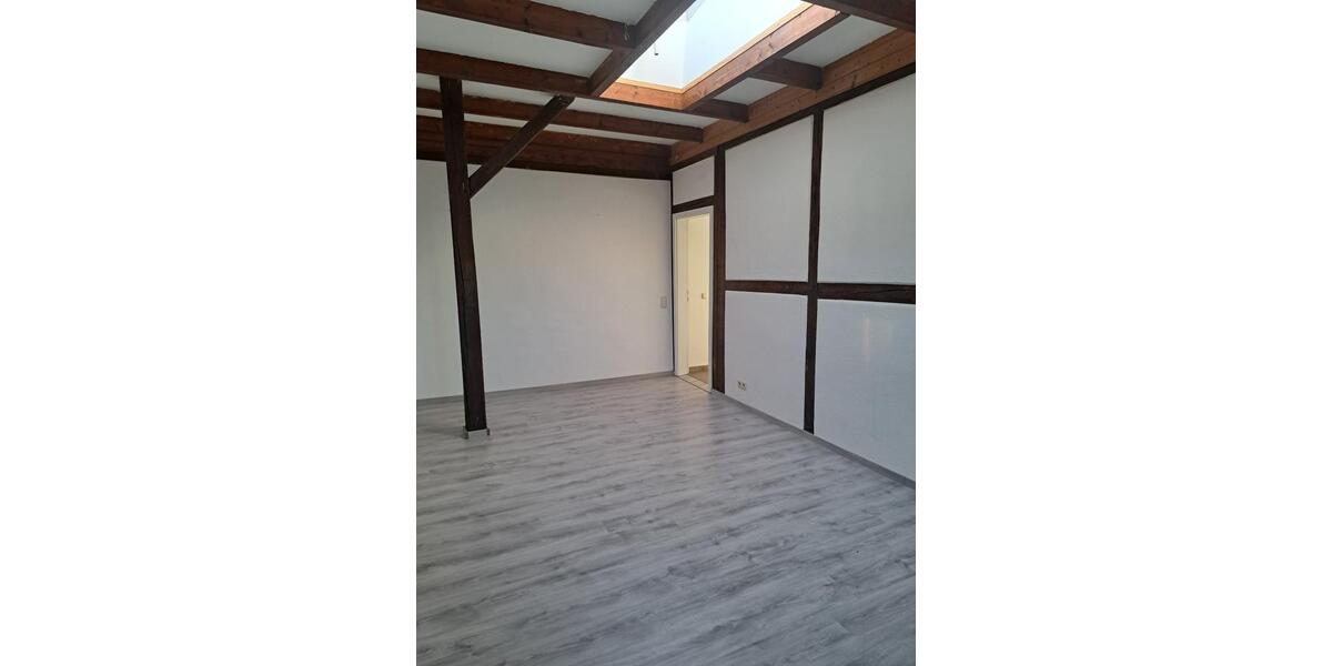 Etagenwohnung Burg - 5 Zimmer, 130 m&sup2;, 1.200&euro; | Angebot:25830133