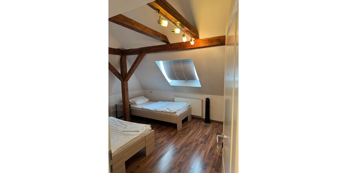 Wohnen auf Zeit Nürtingen - 20 Zimmer, 120 m&sup2;, 400&euro; | Angebot:25516709