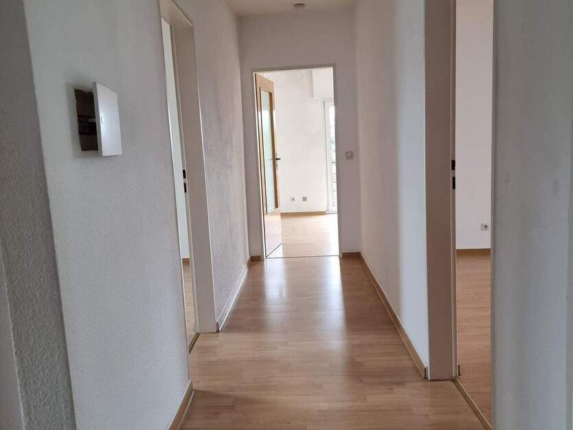 Großzügige 3 Zimmer Dachgeschosswohnung mit Balkon 3 zimmer