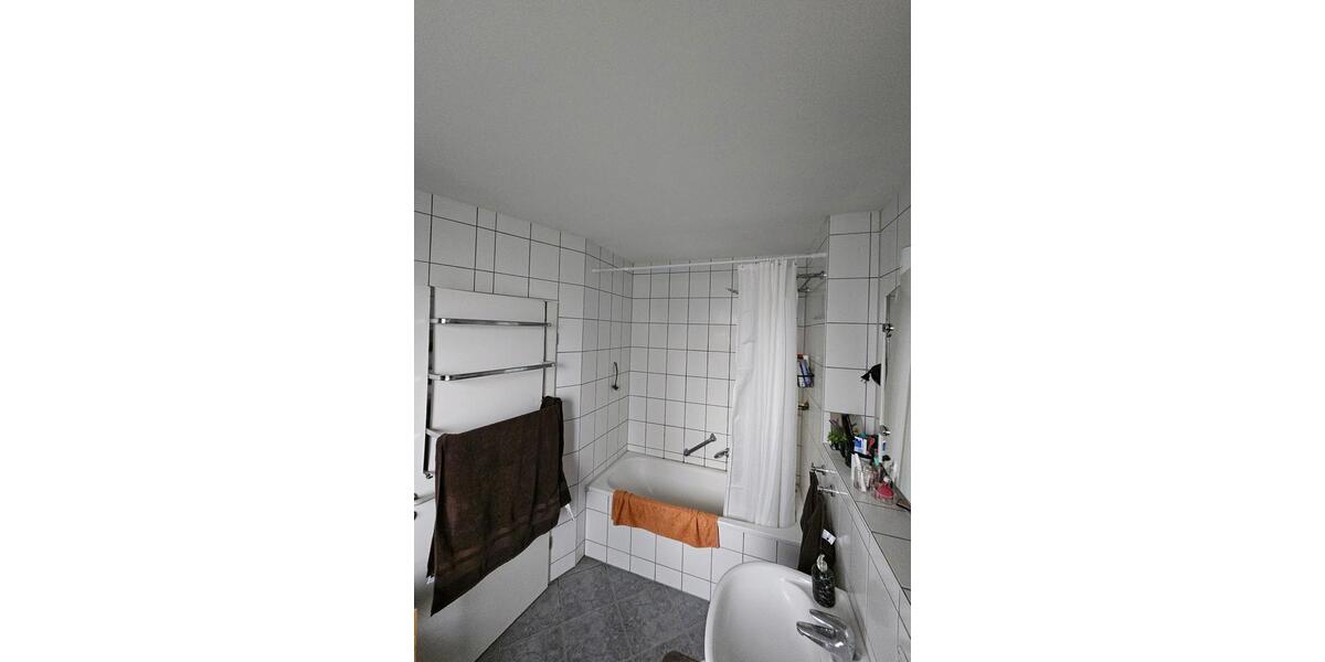 Dachgeschoßwohnung Wolfsburg - 2.5 Zimmer, 64 m&sup2;, 810&euro; | Angebot:26552090