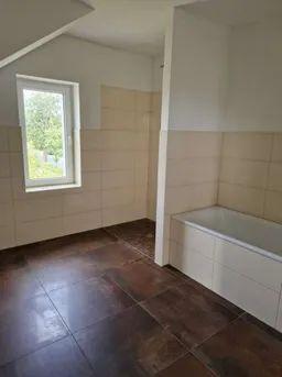 Dachgeschoßwohnung Schönefeld - 4 Zimmer, 135 m&sup2;, 1.486&euro; | Angebot:26060398