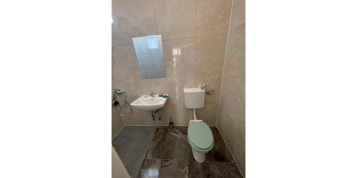 Wohnen auf Zeit Plaidt - 6 Zimmer, 180 m&sup2;, 15&euro; | Angebot:21133110