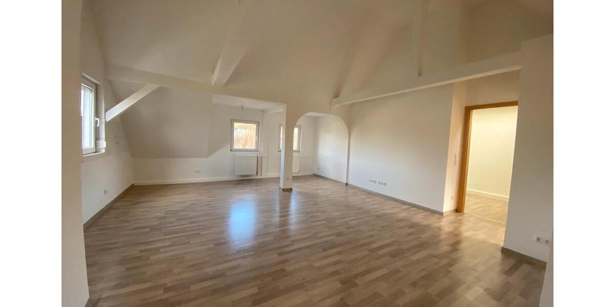 Dachgeschoßwohnung Friedberg (Hessen) - 3 Zimmer, 67 m&sup2;, 1.300&euro; | Angebot:26023216