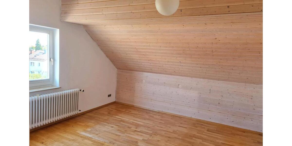 Dachgeschoßwohnung Nattheim - 3.5 Zimmer, 95 m&sup2;, 1.200&euro; | Angebot:24825282