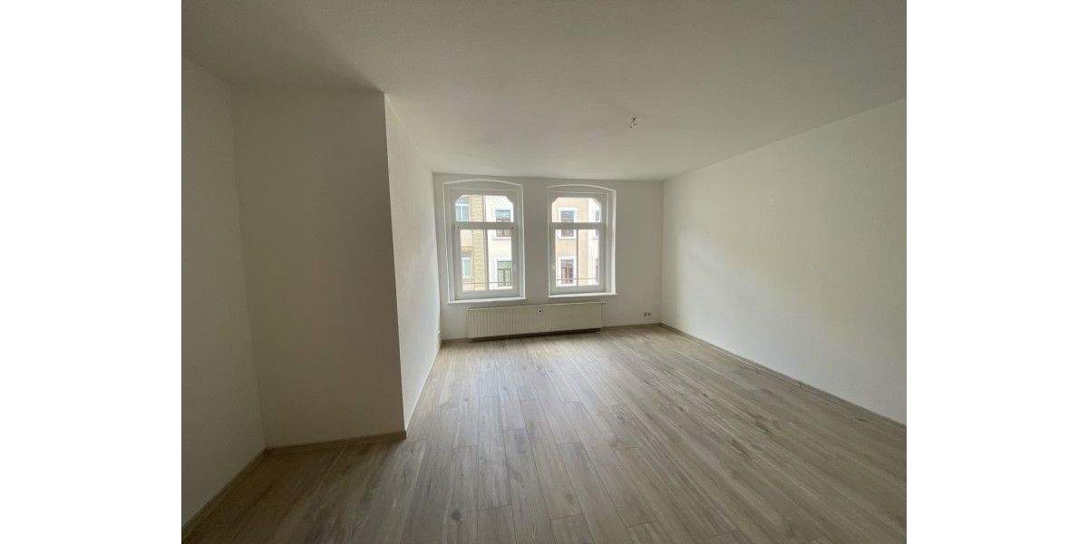 STARK! Neu renovierte 4 Raum Wohnung mit Balkon! 4 zimmer