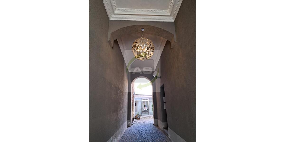 Dachgeschoßwohnung Zwickau - 2 Zimmer, 63 m&sup2;, 340&euro; | Angebot:25902812