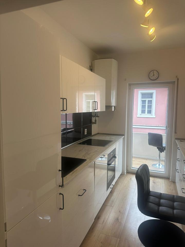 1 room in a 3-room WG