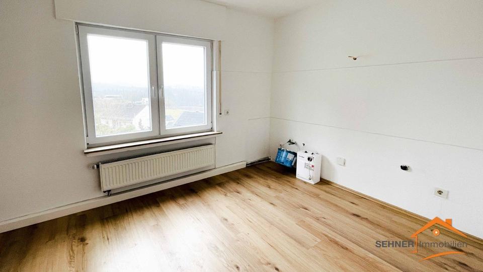 Etagenwohnung Sundern (Sauerland) - 3 Zimmer, 88 m&sup2;, 880&euro; | Angebot:26638416