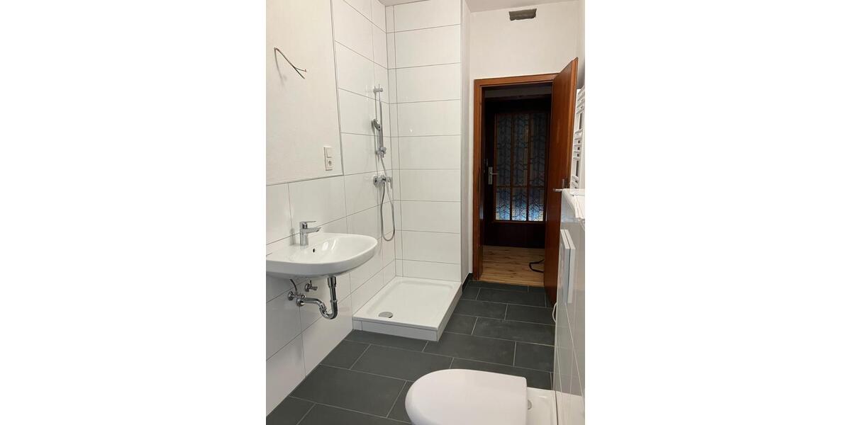 Dachgeschoßwohnung Saarbrücken West - 3 Zimmer, 72 m&sup2;, 650&euro; | Angebot:26336217