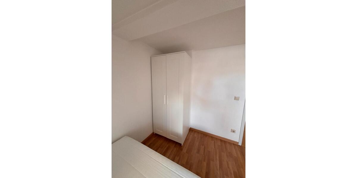 Wohnen auf Zeit Mönchengladbach West - 10 Zimmer, 75 m&sup2;, 595&euro; | Angebot:26555332