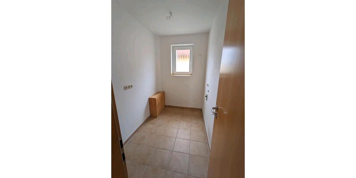 Helle 3 Zimmer Wohnung mit Balkon in ruhiger Lage zu vermieten 3 zimmer