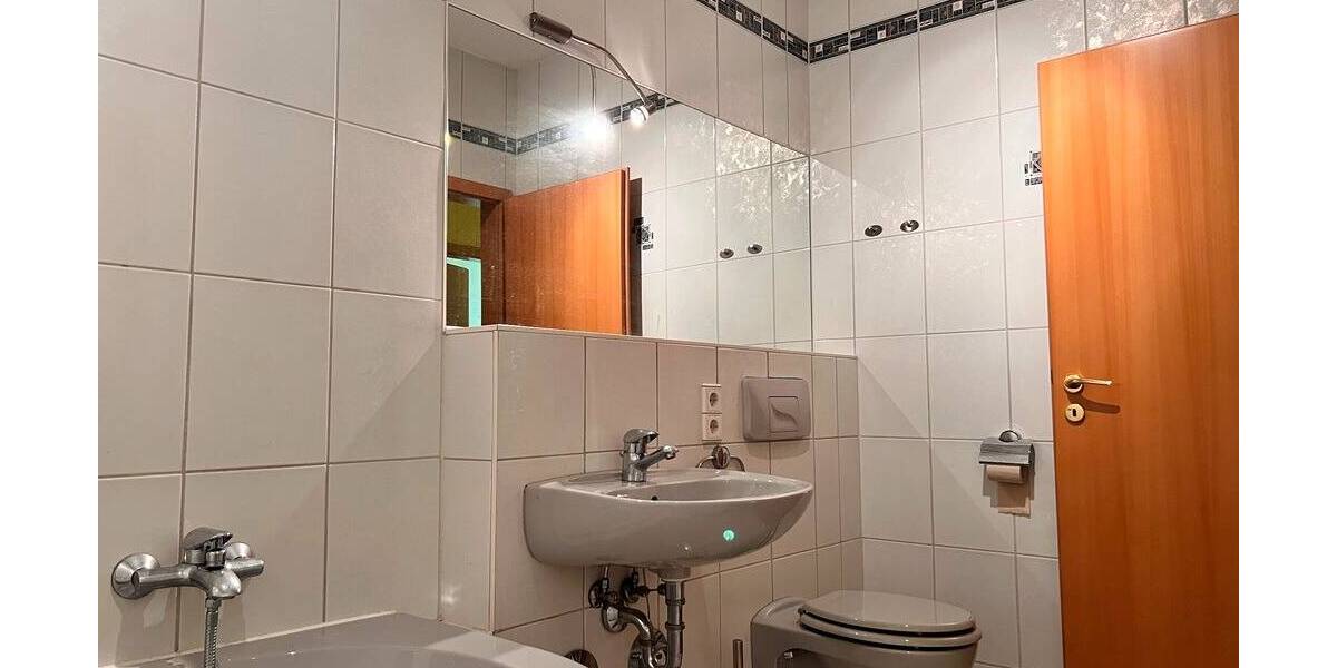 Etagenwohnung Plauen Westend - 2 Zimmer, 67 m&sup2;, 335&euro; | Angebot:26308225